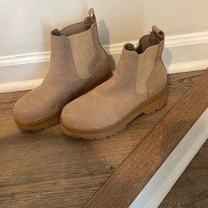 Mia ankle platform beige boots